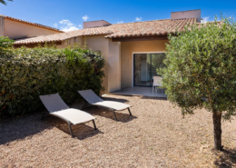 location-appartements-san-cyprien-porto-vecchio-sud-corse (12) Jardin d'appartement avec piscine à Saint Cyprien Porto-Vecchio